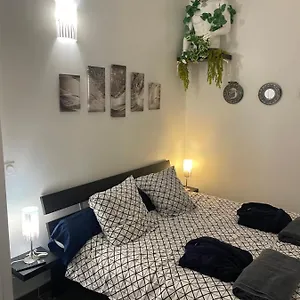Homestay Agreable Avec Jacuzzi, Marseille