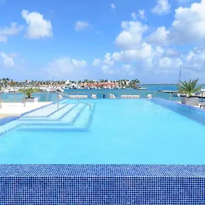 Stylish Luxury Condo, Location, Ocean View, Pool, Gym , Oranjestad Aruba